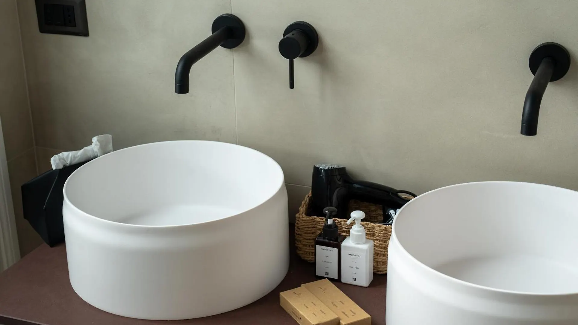 Maison Ines Luxury B&B Messine Couette-café